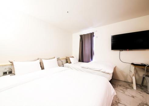 Hotel Elephant Shower Jinju Exterior photo