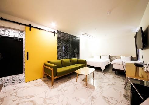 Hotel Elephant Shower Jinju Exterior photo