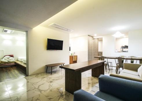 Hotel Elephant Shower Jinju Exterior photo
